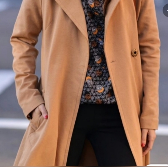 Adorable Cabi love Carol camel colored double-breasted jacket size medium - Picture 14 of 15